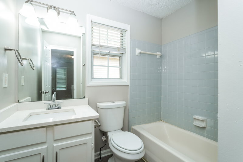 1,885/Mo, 839 Ashley Lane Stone Mountain, GA 30087 Bathroom View