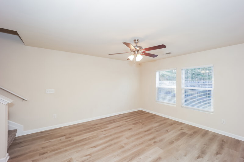 1,880/Mo, 12047 Quail Dr Hampton, GA 30228 Living Room View 3