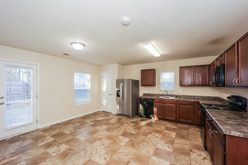 1,880/Mo, 12047 Quail Dr Hampton, GA 30228 Kitchen View
