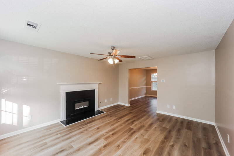 2,000/Mo, 310 Blue Sail Lane College Park, GA 30349 Living Room View 2