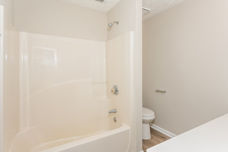 1,780/Mo, 5406 Cindy Ln SE Conyers, GA 30094 Main Bathroom View