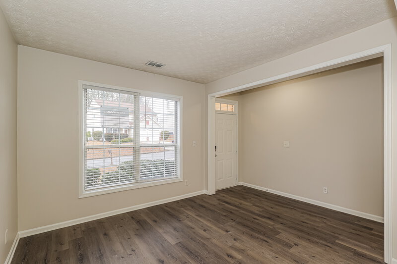 2,250/Mo, 7121 Silver Mine Xing Austell, GA 30168 Living Room View