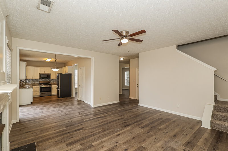 2,250/Mo, 7121 Silver Mine Xing Austell, GA 30168 Living Room View 3