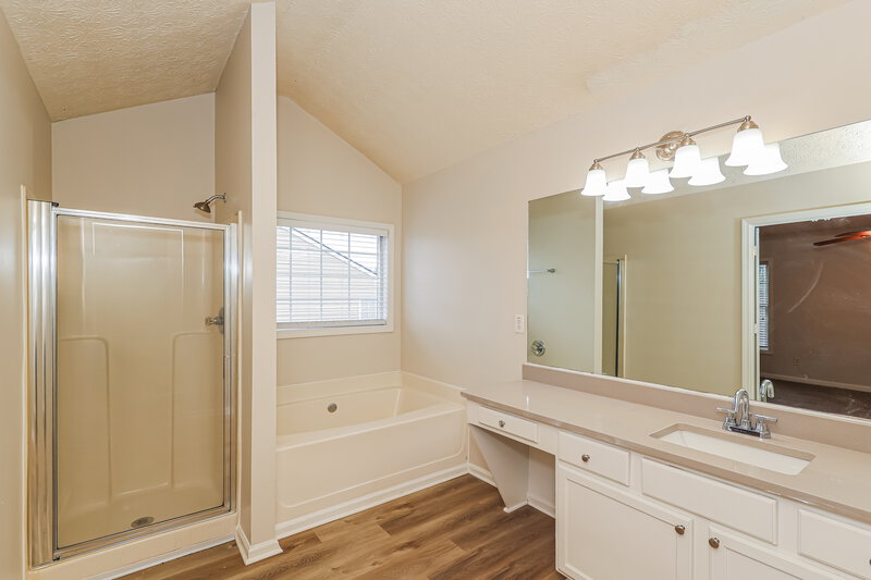 2,250/Mo, 7121 Silver Mine Xing Austell, GA 30168 Main Bathroom View