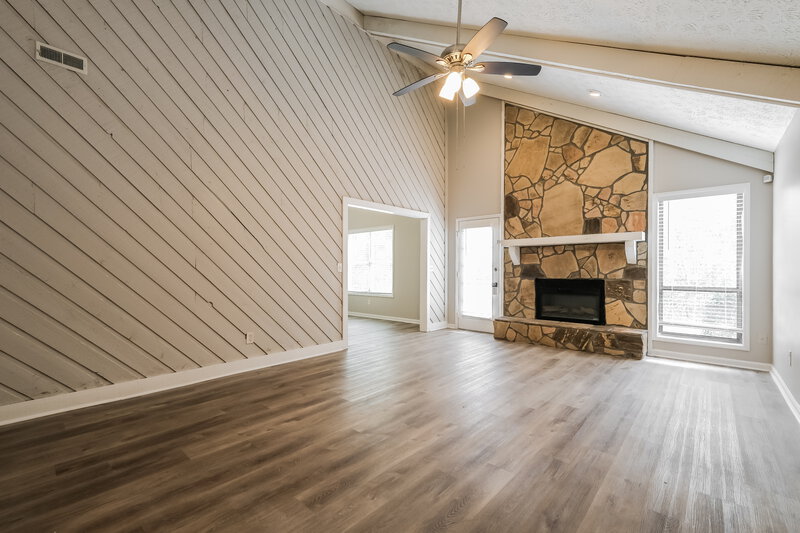1,990/Mo, 8983 Habersham Dr Jonesboro, GA 30238 Living Room View 2