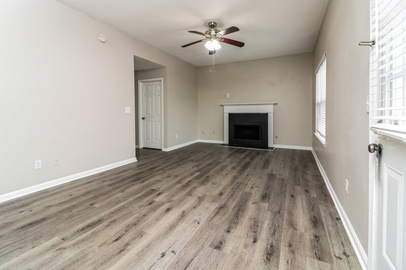 2,135/Mo, 2208 Glen Briar Way Lithonia, GA 30058 Living Room View 2