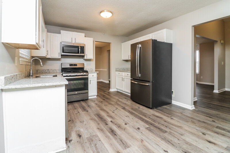 2,135/Mo, 2208 Glen Briar Way Lithonia, GA 30058 Kitchen View