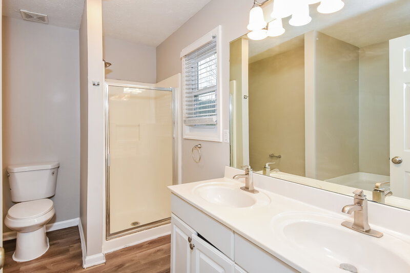 2,150/Mo, 4969 Abbotts Glen Trl NW Acworth, GA 30101 Main Bathroom View