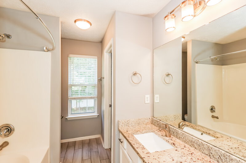 2,040/Mo, 1078 Winterbrook Way Austell, GA 30168 Main Bathroom View