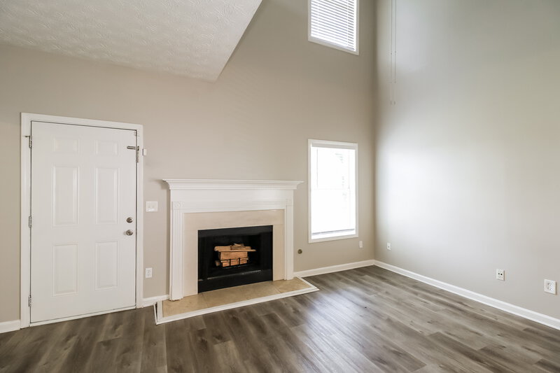 1,885/Mo, 7567 Winderemere Park Riverdale, GA 30274 Living Room View