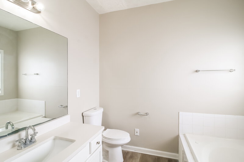 1,885/Mo, 7567 Winderemere Park Riverdale, GA 30274 Bathroom View