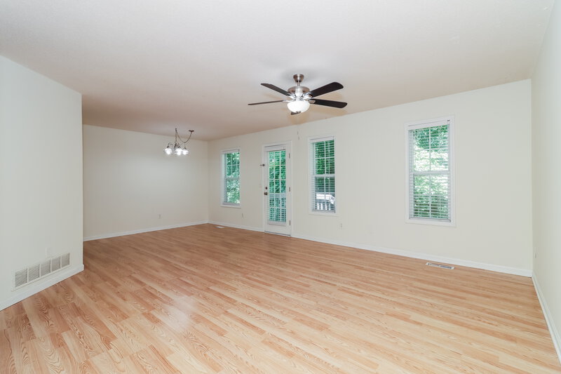 2,250/Mo, 757 Newport Dr Villa Rica, GA 30180 Living Room View