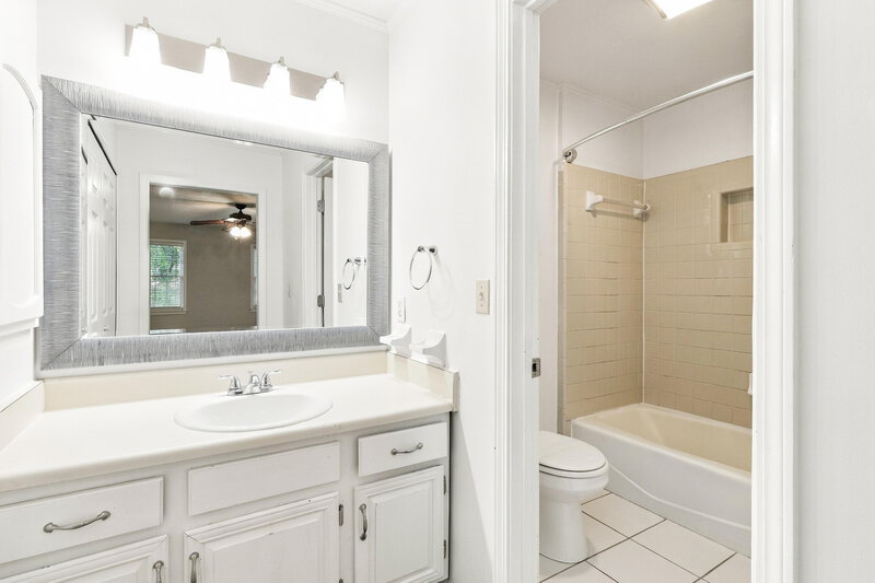 2,195/Mo, 154 County Cork Drive Mableton, GA 30126 Primary Bathroom View