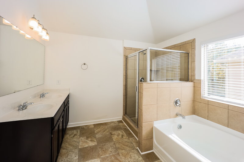 2,165/Mo, 4782 Brookwood Place Atlanta, GA 30349 Main Bathroom View