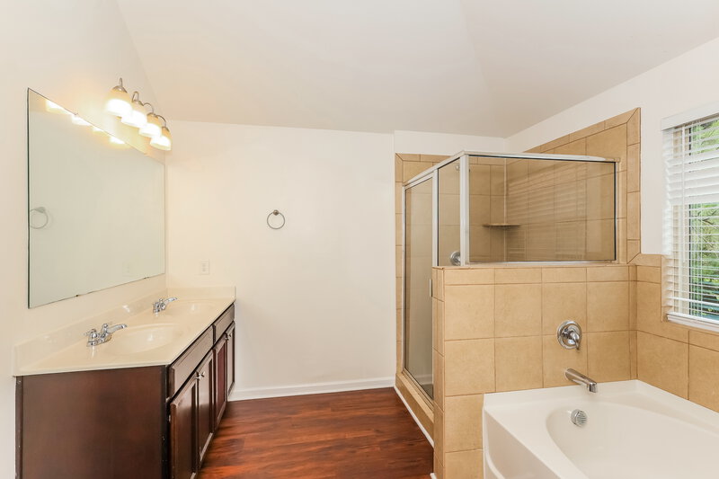 2,495/Mo, 4782 Brookwood Place Atlanta, GA 30349 Main Bathroom View
