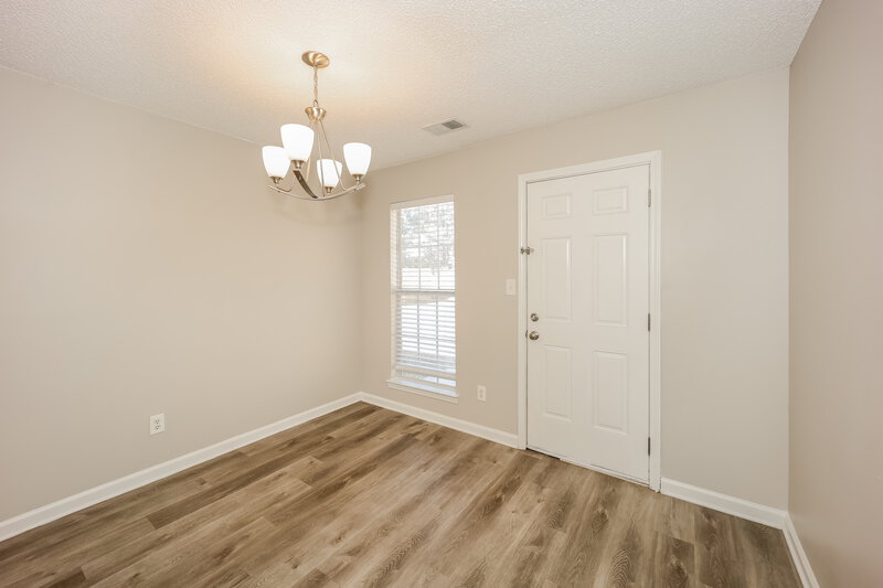 1,930/Mo, 8012 Highland Pkwy Fairburn, GA 30213 Dining Room View