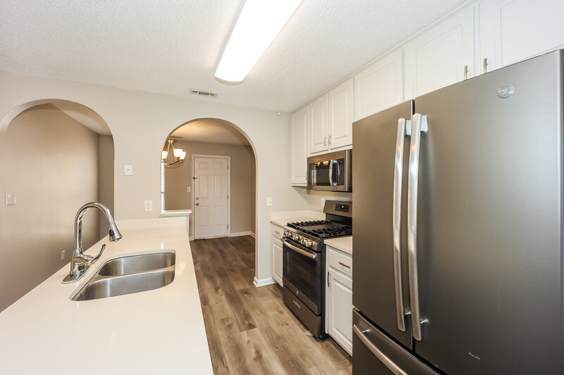 1,930/Mo, 8012 Highland Pkwy Fairburn, GA 30213 Kitchen View