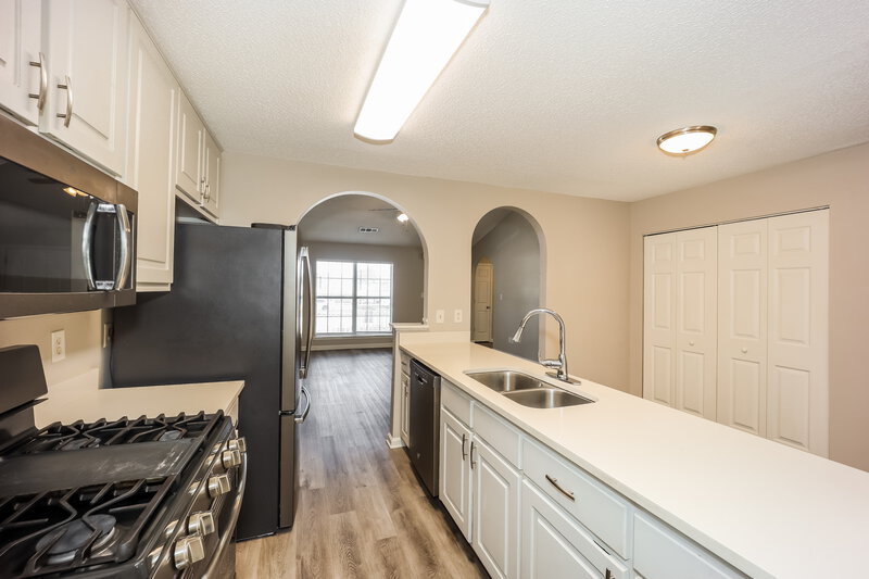 1,930/Mo, 8012 Highland Pkwy Fairburn, GA 30213 Kitchen View 2