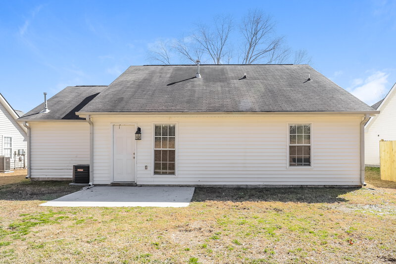 1,930/Mo, 8012 Highland Pkwy Fairburn, GA 30213 Rear View