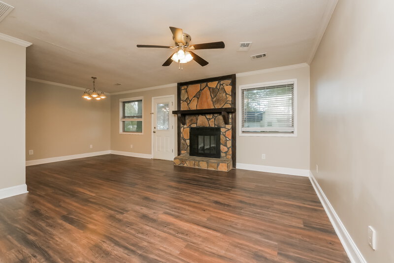2,240/Mo, 9346 Woodknoll Way Jonesboro, GA 30238 Living Room View 2