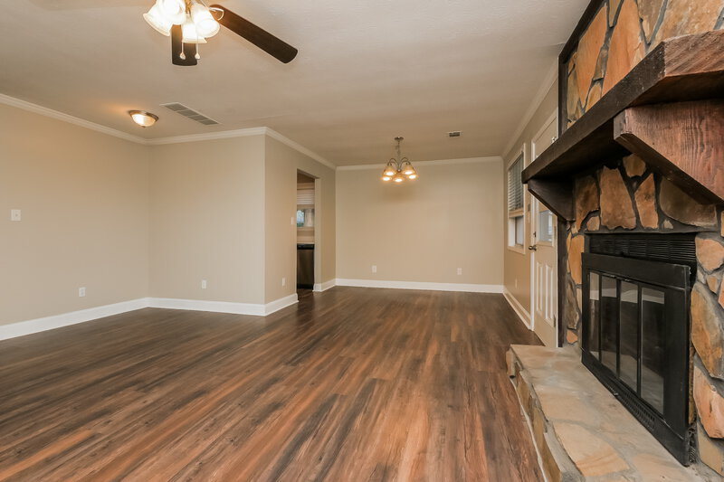 2,240/Mo, 9346 Woodknoll Way Jonesboro, GA 30238 Living Room View 3