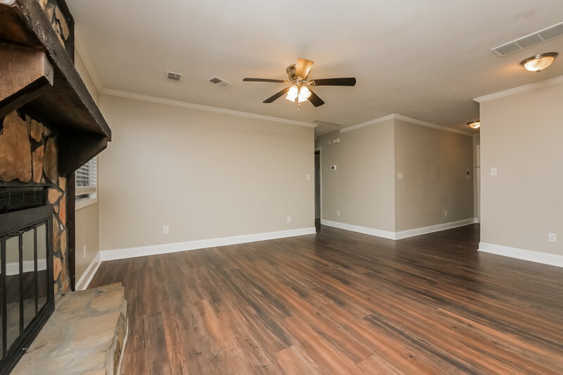 2,240/Mo, 9346 Woodknoll Way Jonesboro, GA 30238 Living Room View 4
