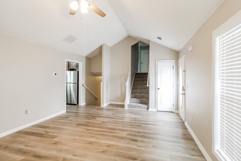 2,040/Mo, 602 Embassy Walk Winder, GA 30680 Living Room View