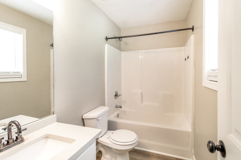2,040/Mo, 602 Embassy Walk Winder, GA 30680 Bathroom View