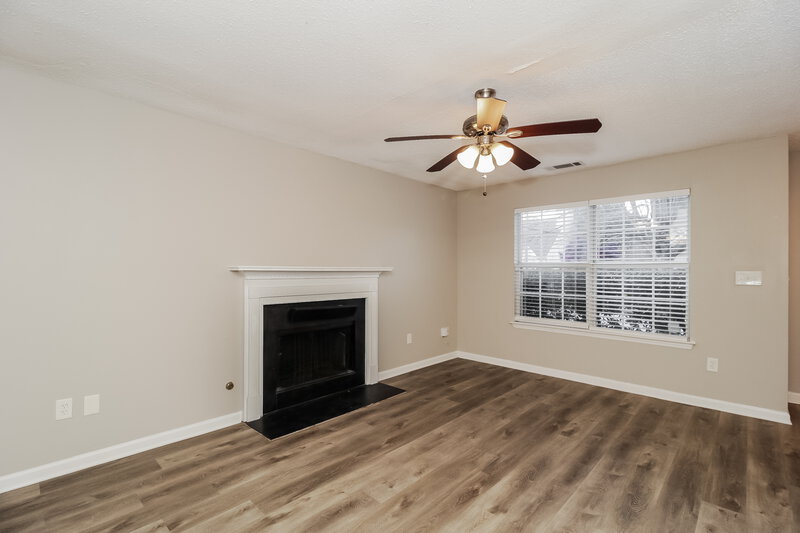 2,285/Mo, 427 Windstream Dr SW Marietta, GA 30060 Living Room View 2