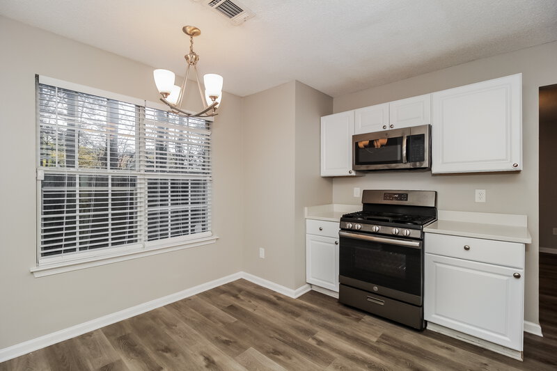 2,285/Mo, 427 Windstream Dr SW Marietta, GA 30060 Kitchen View 2