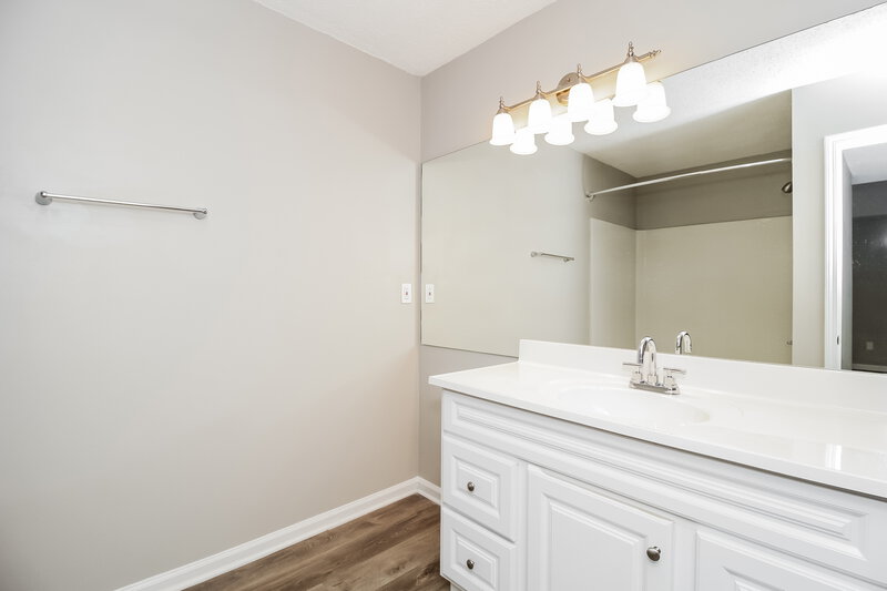 2,285/Mo, 427 Windstream Dr SW Marietta, GA 30060 Main Bathroom View