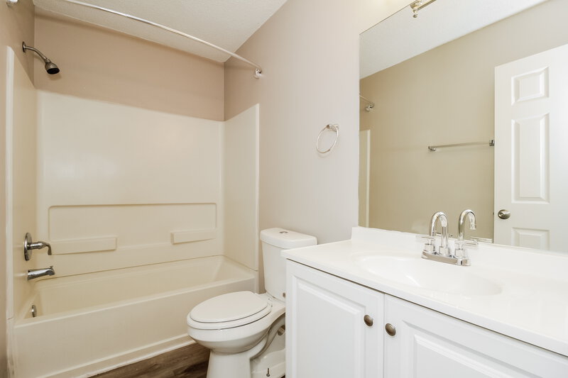 2,285/Mo, 427 Windstream Dr SW Marietta, GA 30060 Bathroom View