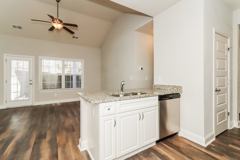 1,815/Mo, 67 Rosemont Court Hiram, GA 30141 Kitchen View 2