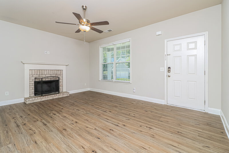 2,055/Mo, 77 Rosemont Court Hiram, GA 30141 Living Room View