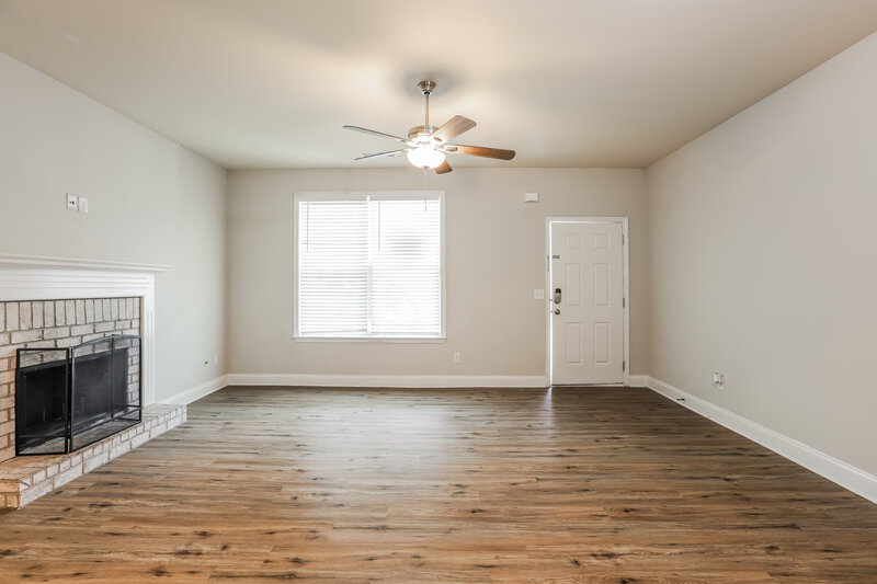 1,890/Mo, 77 Rosemont Court Hiram, GA 30141 Living Room View