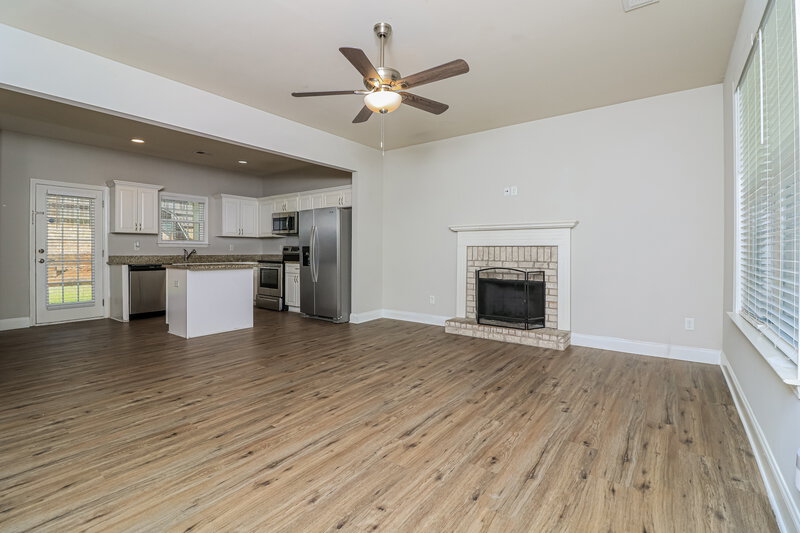 2,055/Mo, 77 Rosemont Court Hiram, GA 30141 Living Room View 2