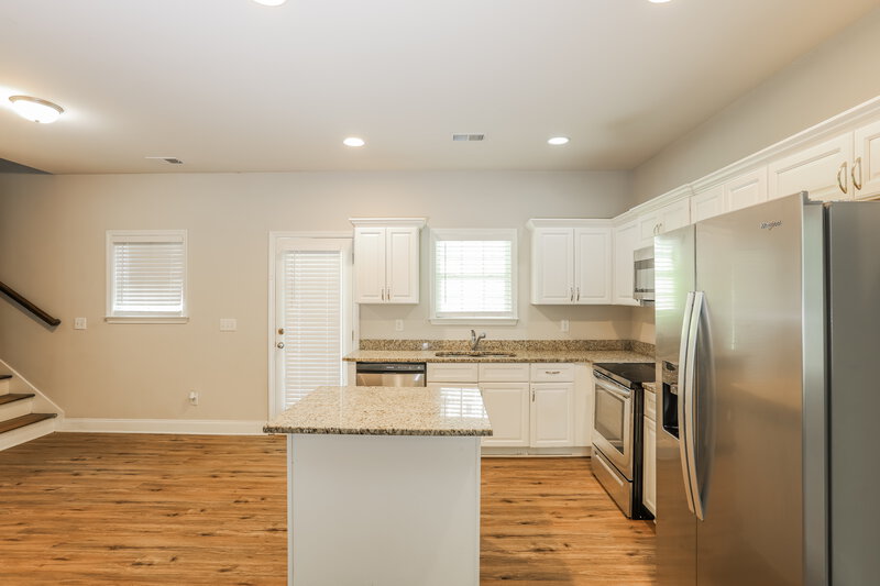 1,890/Mo, 77 Rosemont Court Hiram, GA 30141 Kitchen View