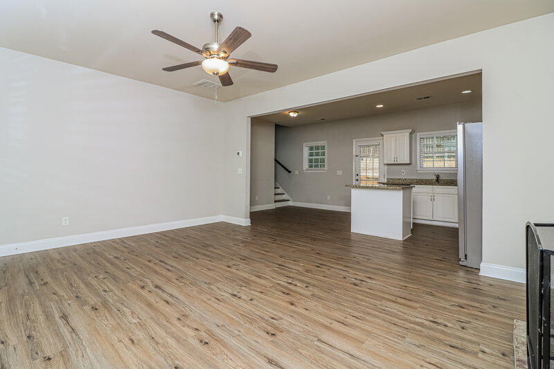 2,055/Mo, 77 Rosemont Court Hiram, GA 30141 Living Room View 3