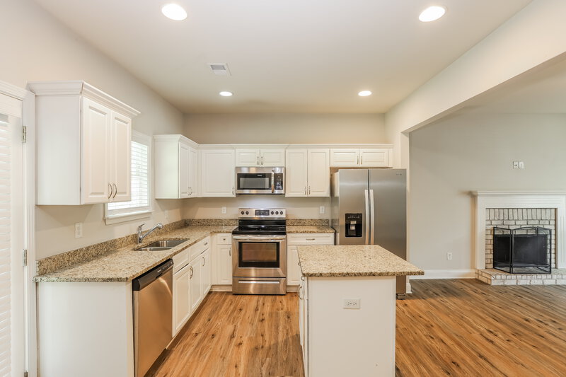 1,890/Mo, 77 Rosemont Court Hiram, GA 30141 Kitchen View 2