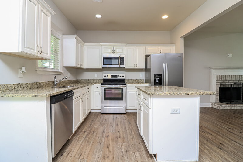 2,055/Mo, 77 Rosemont Court Hiram, GA 30141 Kitchen View 2