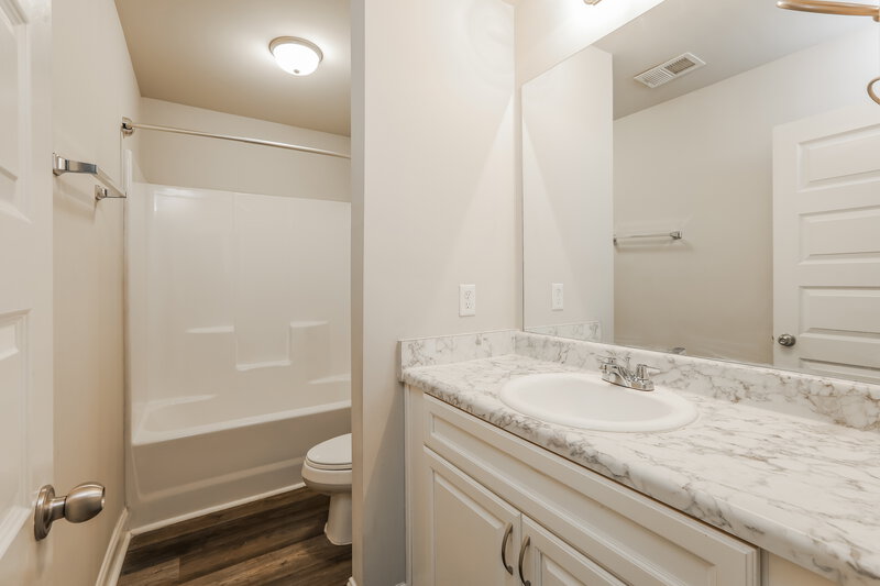 1,890/Mo, 77 Rosemont Court Hiram, GA 30141 Bathroom View