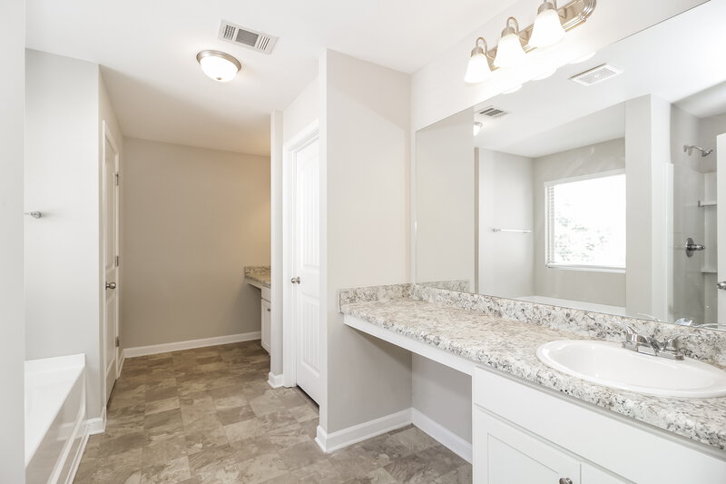 3,010/Mo, 357 Daffodil Dr Temple, GA 30179 Main Bathroom View