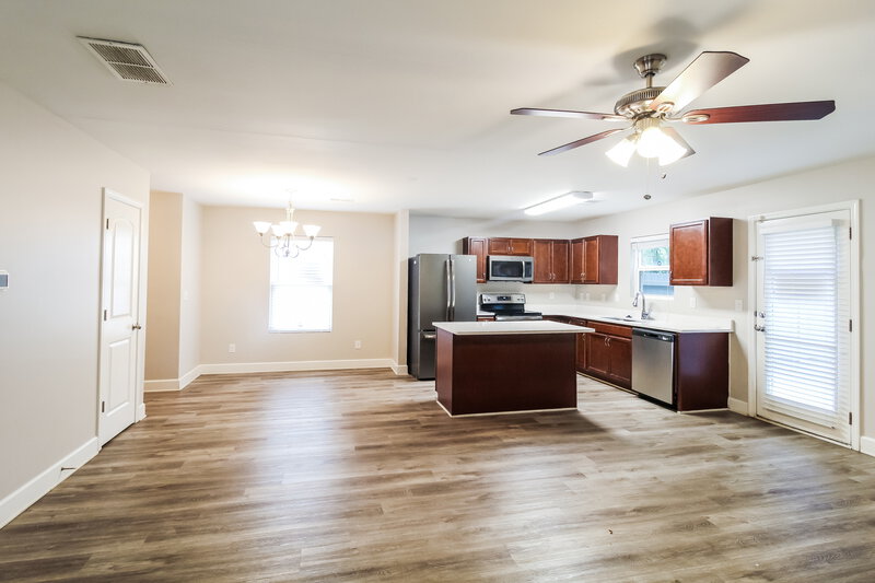 1,790/Mo, 305 Crestfield Circle Covington, GA 30016 Living Room View 2