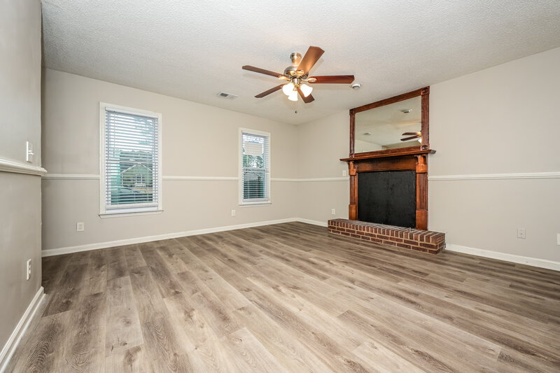 2,700/Mo, 3199 Pearce Ct Lithonia, GA 30038 Living Room View 2