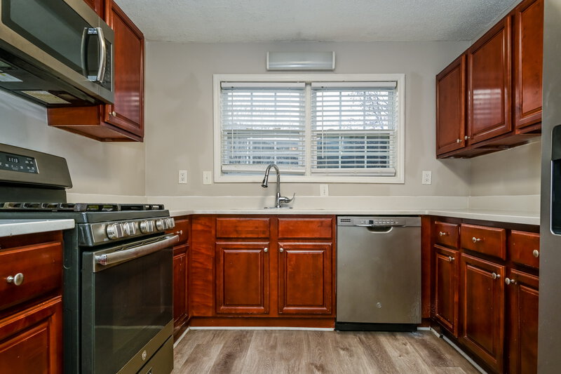 2,700/Mo, 3199 Pearce Ct Lithonia, GA 30038 Kitchen View