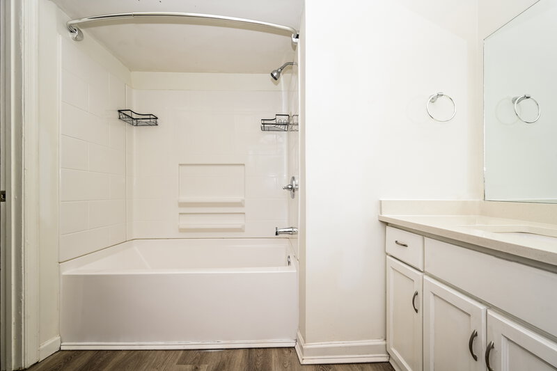 2,005/Mo, 3199 Pearce Ct Lithonia, GA 30038 Bathroom View