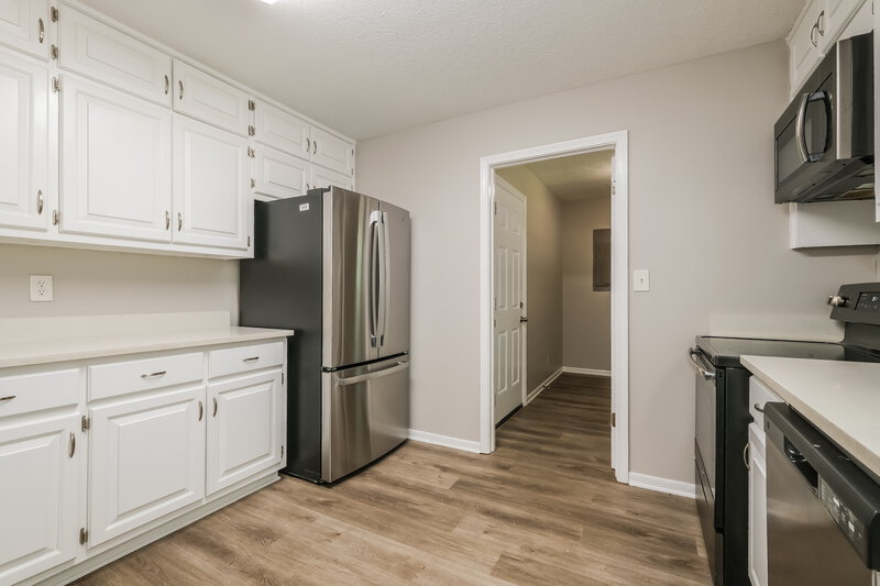 1,900/Mo, 237 Hidden Ct Winder, GA 30680 Kitchen View 2