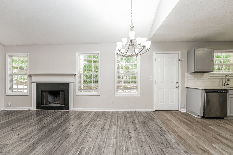 1,760/Mo, 2404 Rambling Way Lithonia, GA 30058 Dining Room View