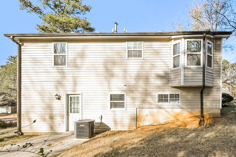 1,910/Mo, 6609 Swift Creek Rd Lithonia, GA 30058 Rear View