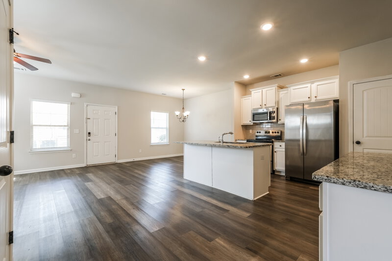 2,195/Mo, 140 Magnaview Dr McDonough, GA 30253 Living Room View